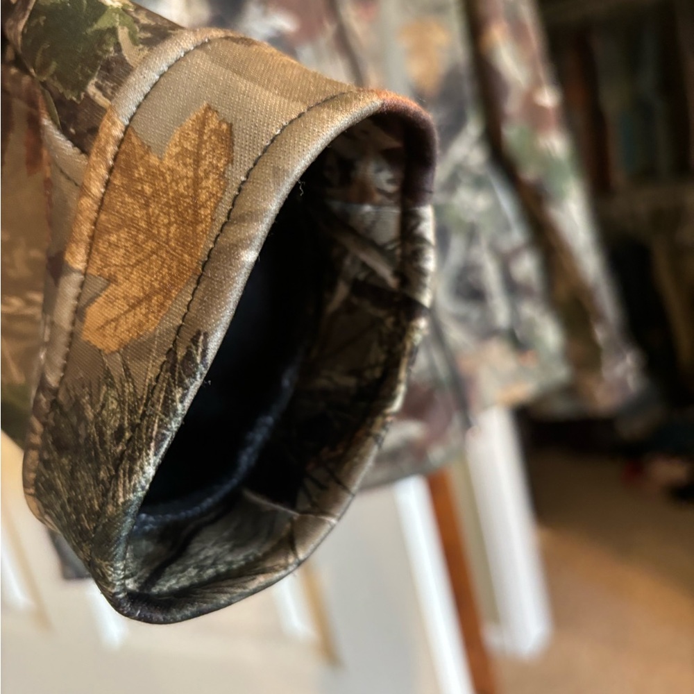 Men’s Roper softshell camouflage jacket. Size medium.